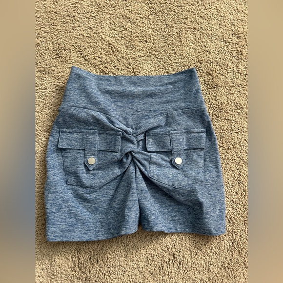 Bombshell sportswear POCKET POP SHORTS sky blue - Picture 2 of 8